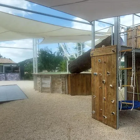 Villa Single-story With Pool And Outdoor Playground *