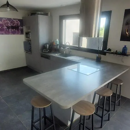 Single-story With Pool And Outdoor Playground * Saint-Paul-et-Valmalle