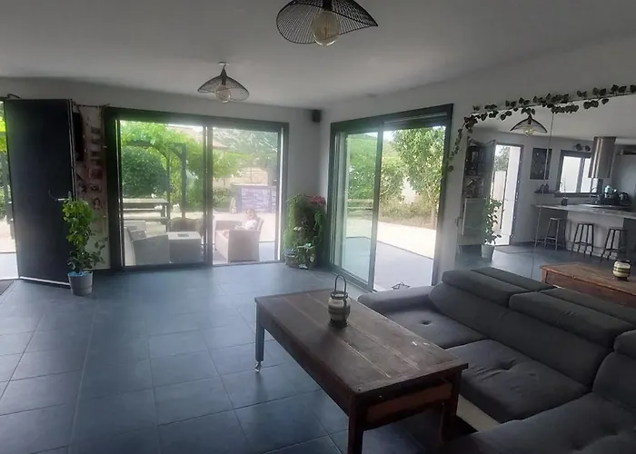 Single-story With Pool And Outdoor Playground